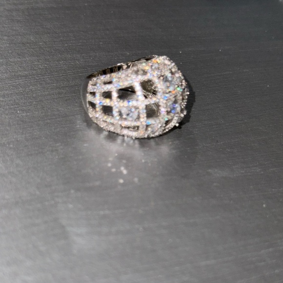 14k White gold vermeil stunning womenβs ring, gift for her, sparkling Swarovski - Picture 3 of 7